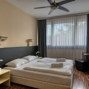 2* Hotel Budget